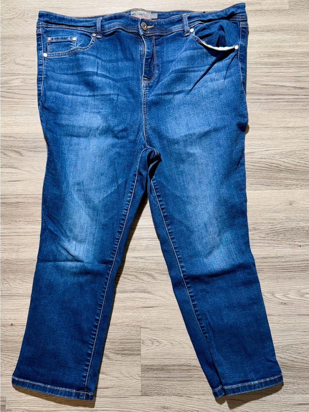 Torrid Women’s Jeans Crop Midfit Super Skinny Size 22 medium Wash Stretch denim